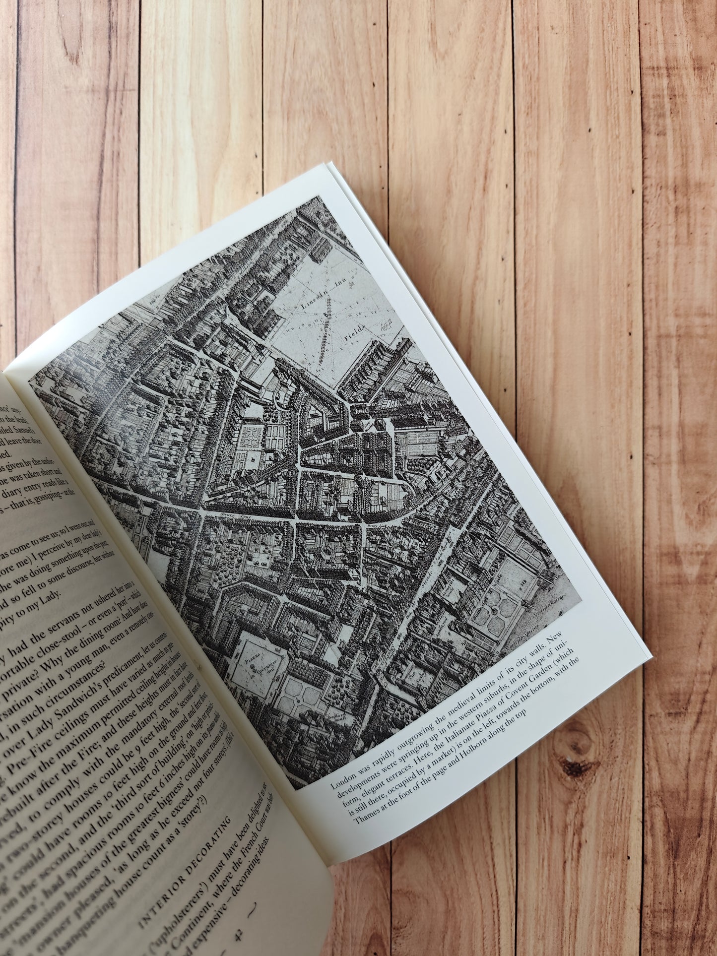 Restoration london by Liza picard - Folio society