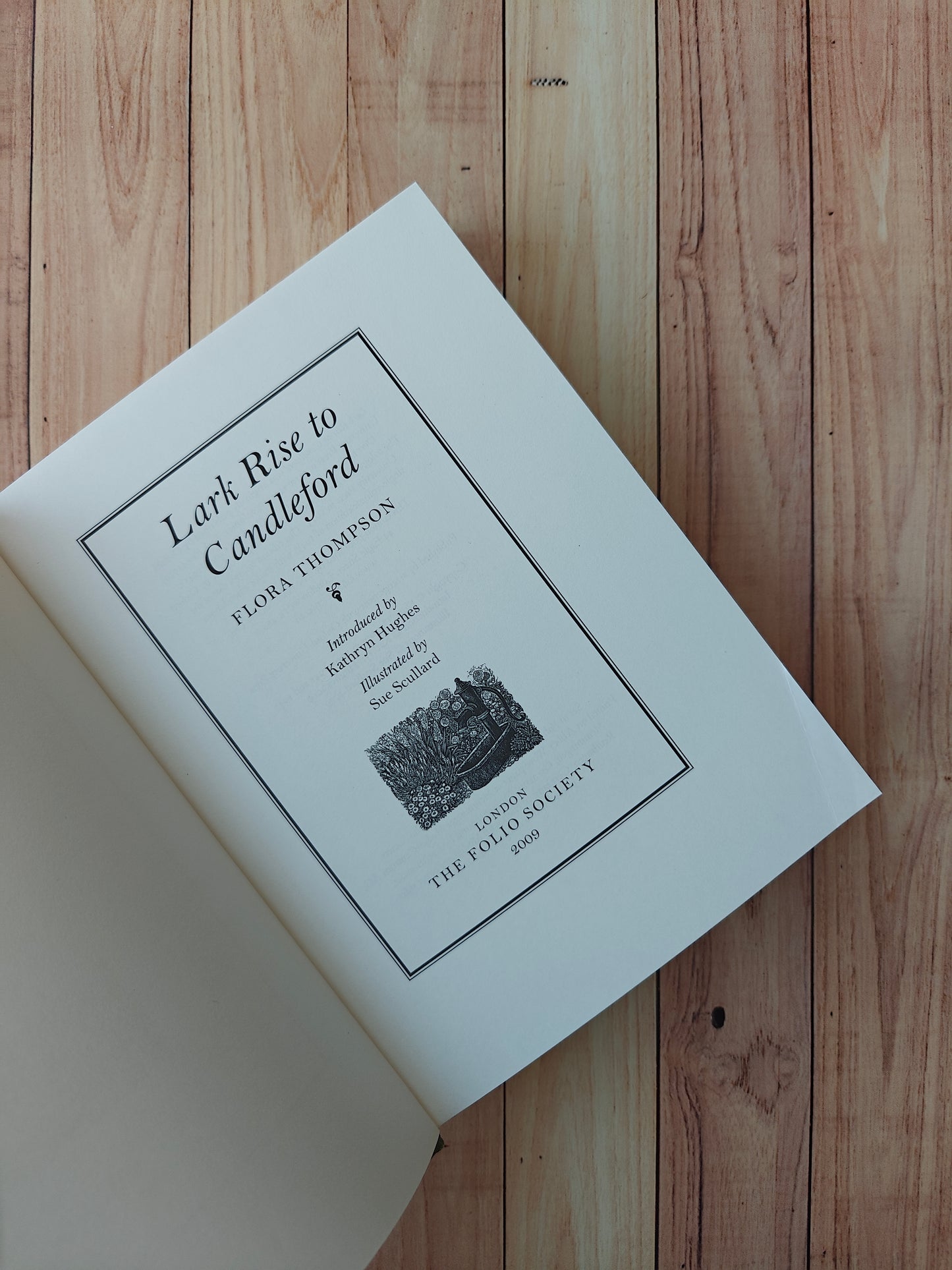 Lark rise to candleford by Flora thompson - Folio social