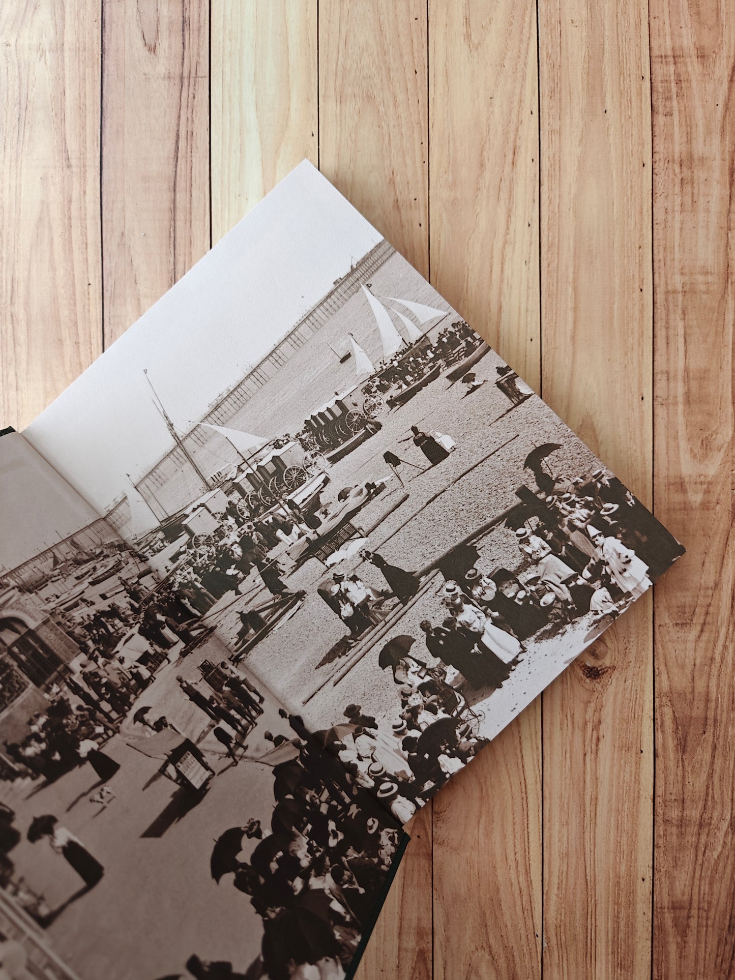 Travels of a Victorian photographer - Folio Society