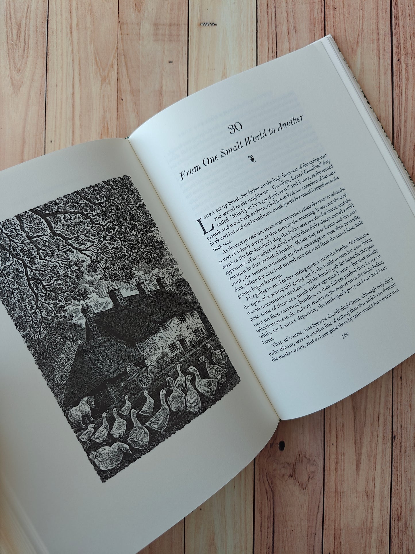 Lark rise to candleford by Flora thompson - Folio social